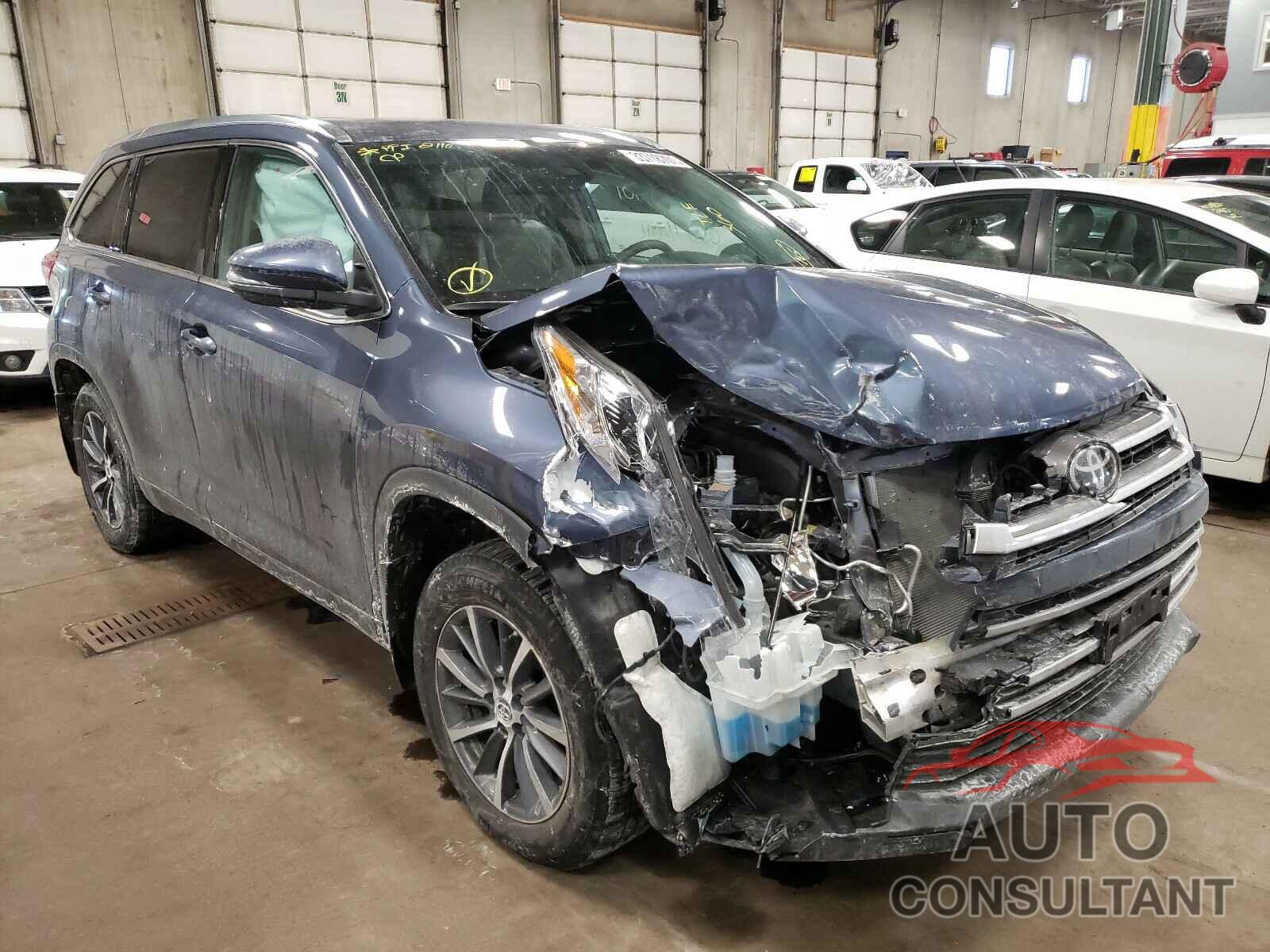 TOYOTA HIGHLANDER 2019 - 5TDJZRFH0KS717817