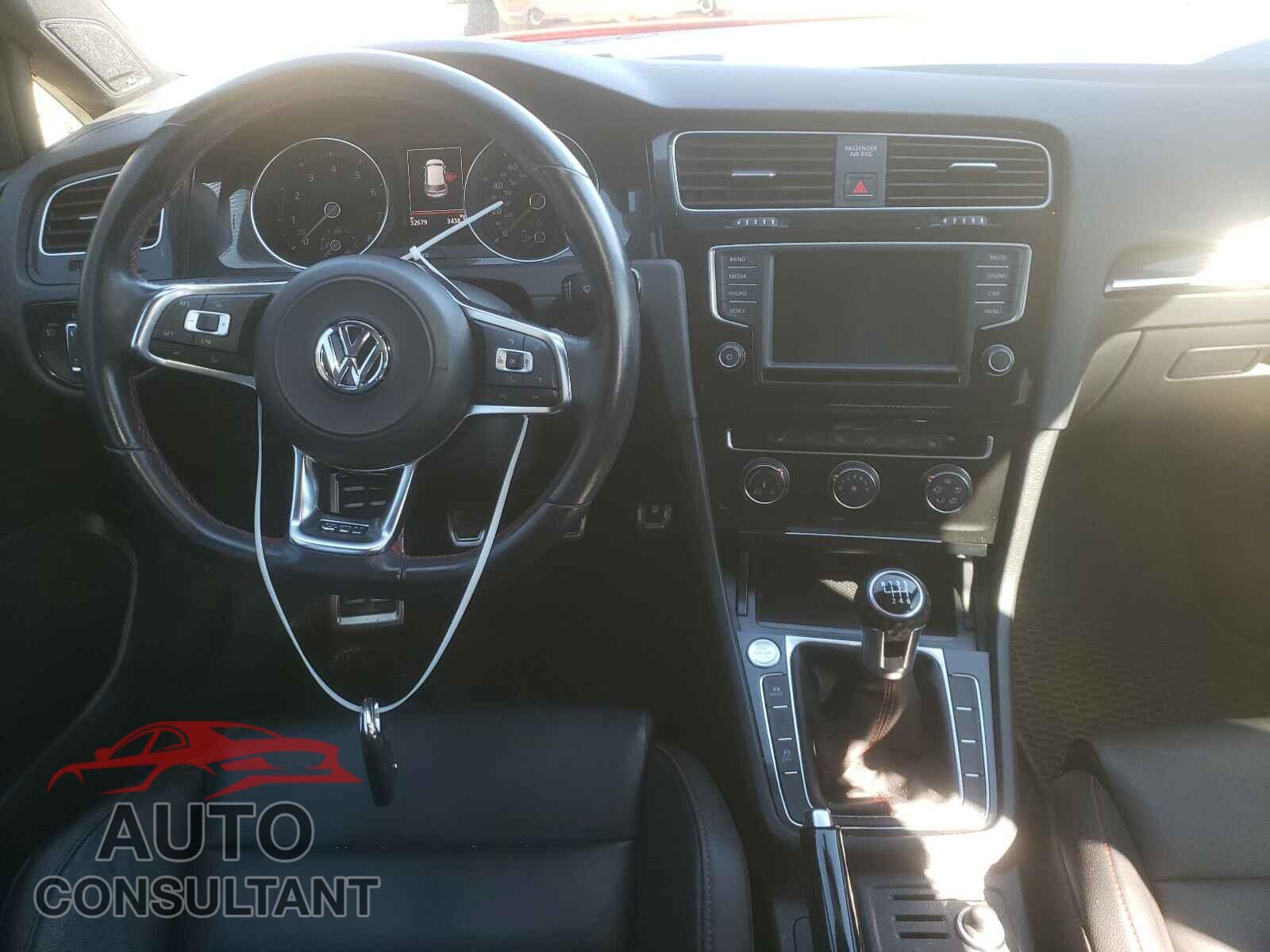 VOLKSWAGEN GTI 2017 - 3VW547AU7HM070573