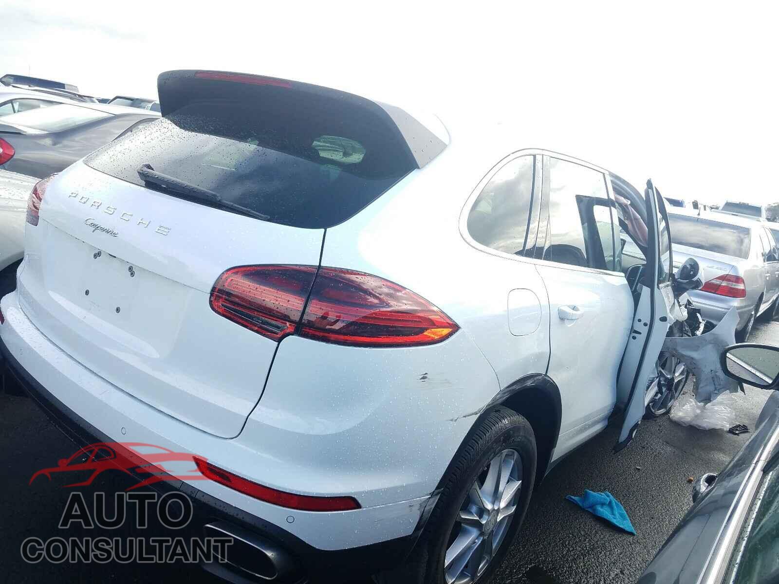 PORSCHE CAYENNE 2018 - WP1AA2A26JKA02885