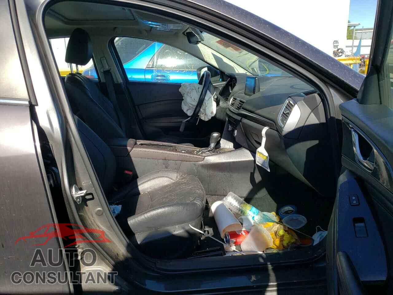 MAZDA 3 2018 - 3MZBN1W3XJM249192