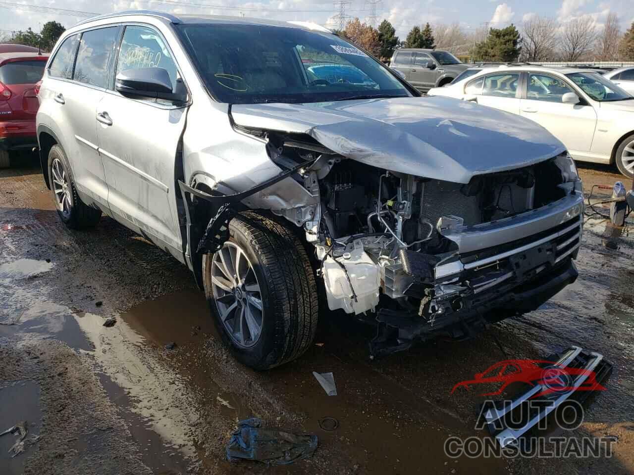 TOYOTA HIGHLANDER 2019 - 5TDJZRFH4KS571888