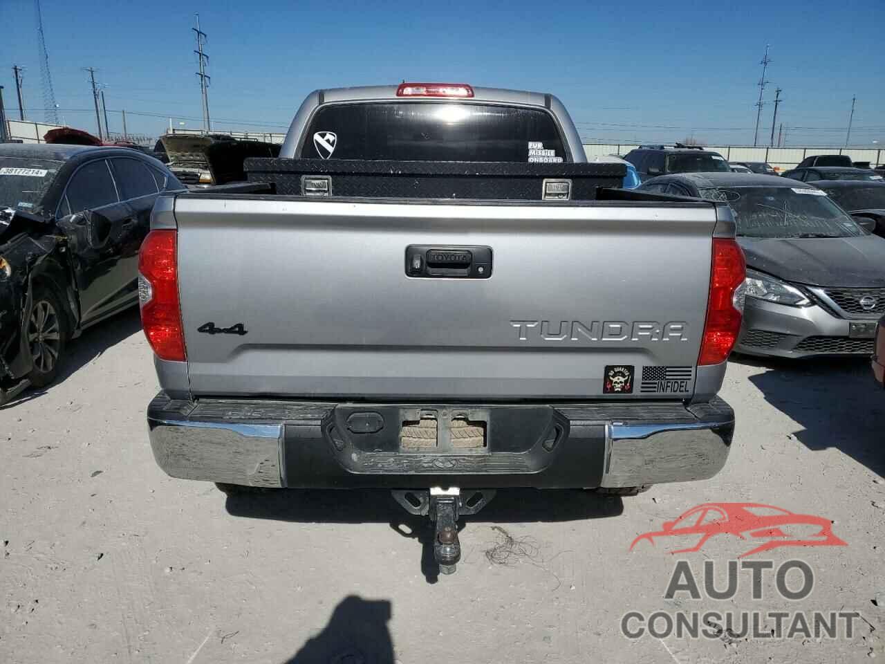 TOYOTA TUNDRA 2017 - 5TFDW5F16HX621274