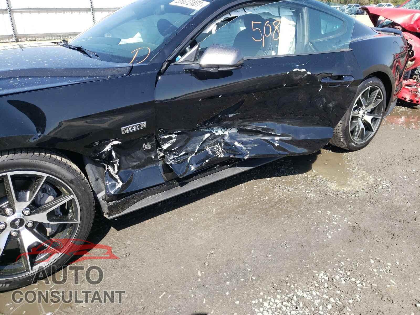 FORD MUSTANG 2020 - 1FA6P8TD5L5157765