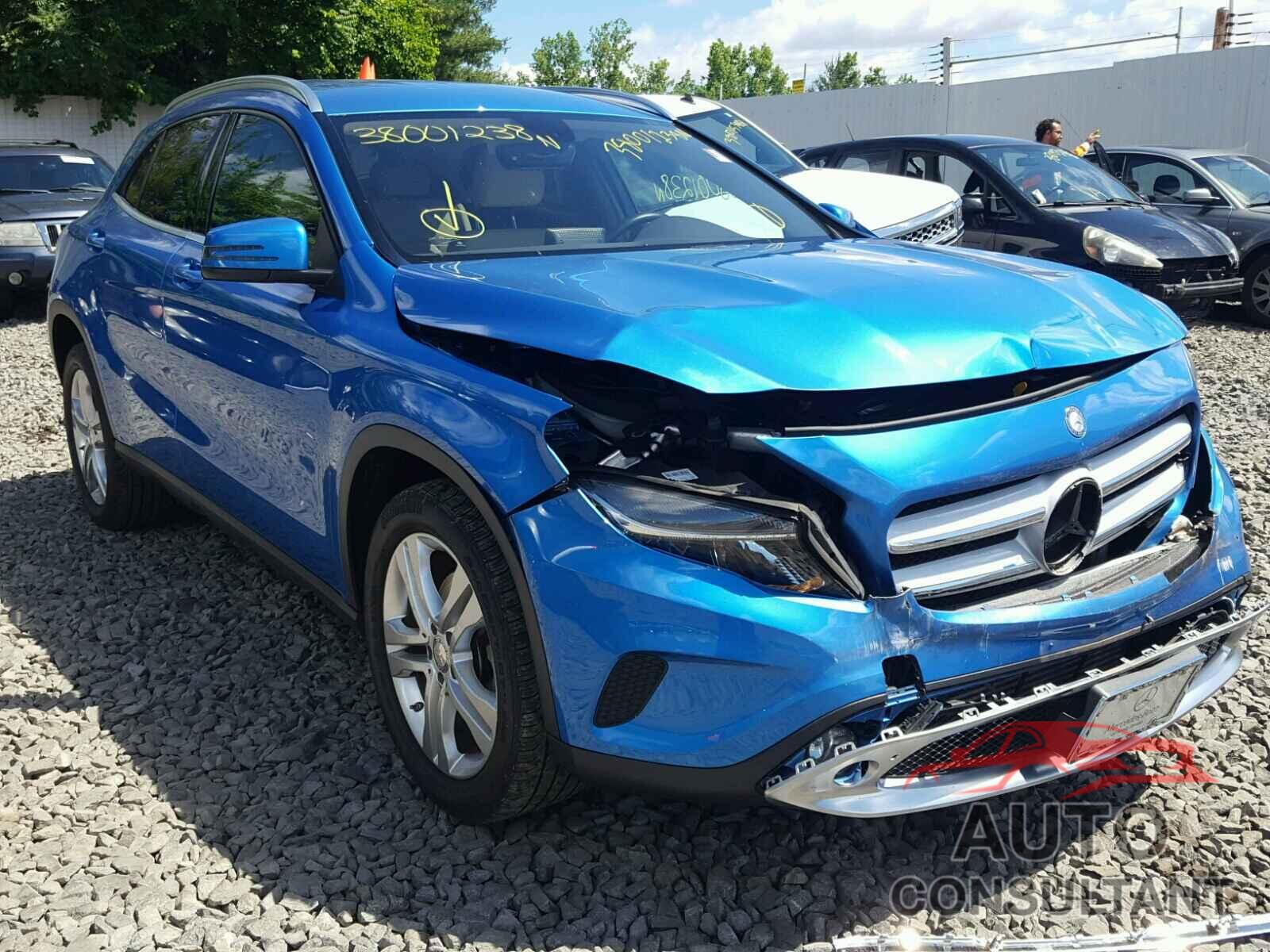 MERCEDES-BENZ GLA250 2015 - WDCTG4GB7FJ061009