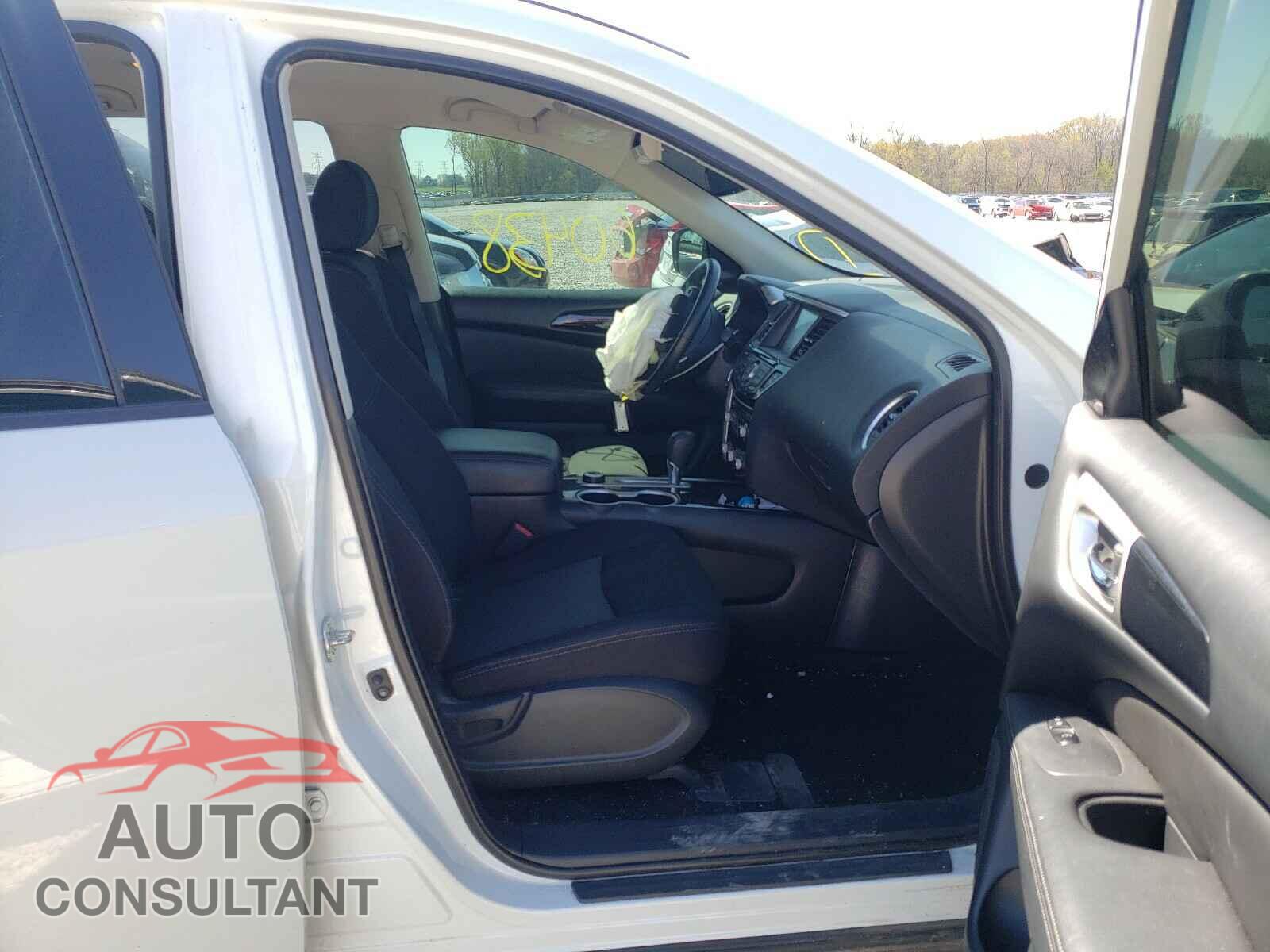 NISSAN PATHFINDER 2019 - 5N1DR2MM5KC577409