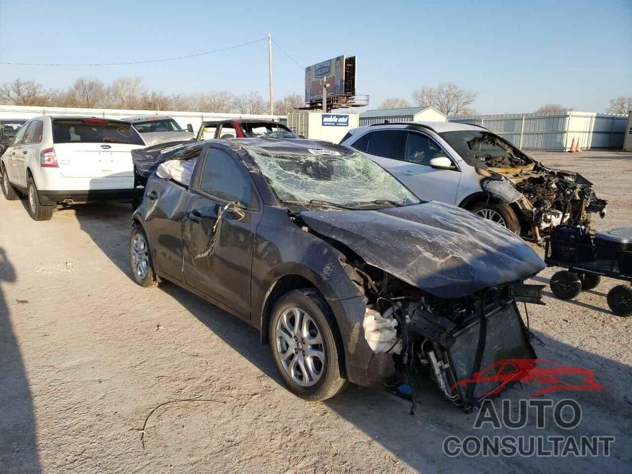 TOYOTA YARIS 2017 - 3MYDLBYV7HY177717