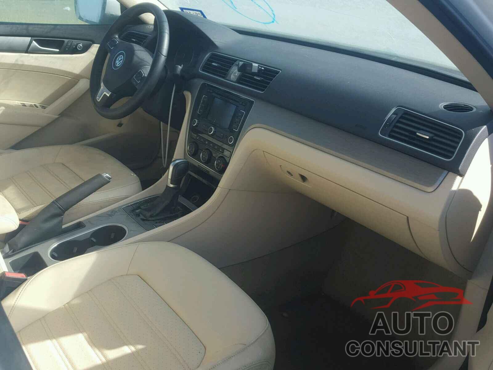 VOLKSWAGEN PASSAT 2015 - 1VWBS7A30FC101693