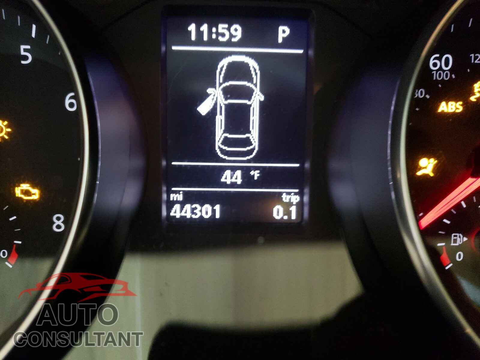VOLKSWAGEN PASSAT 2017 - 1VWAT7A33HC081399