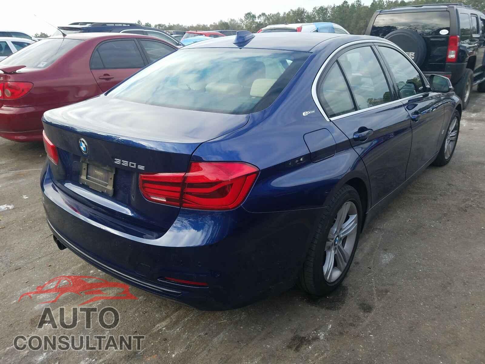 BMW 3 SERIES 2017 - WBA8E1C35HA029187