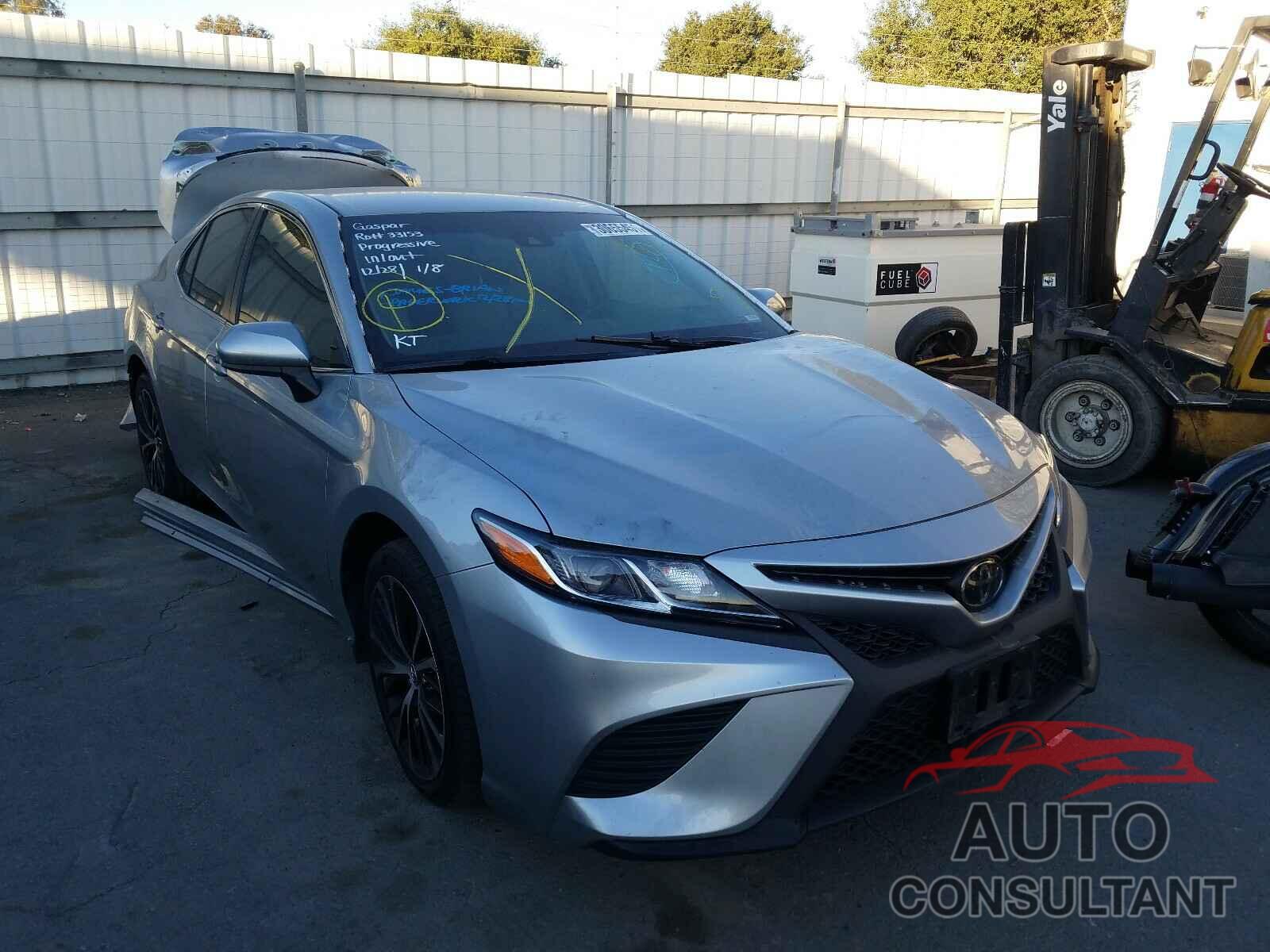 TOYOTA CAMRY 2018 - 4T1B11HK5JU086641