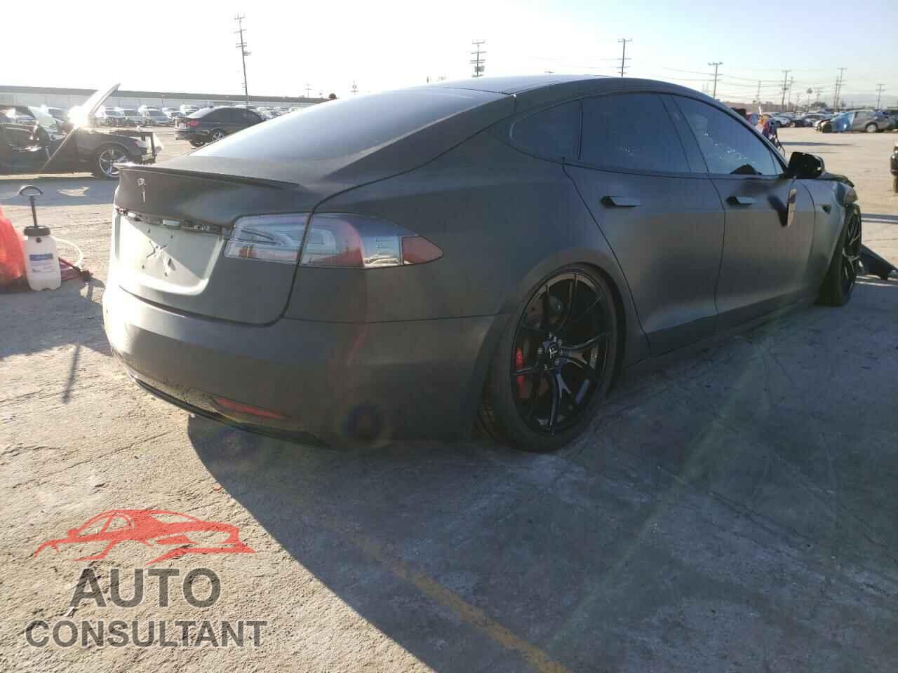 TESLA MODEL S 2017 - 5YJSA1E4XHF176316