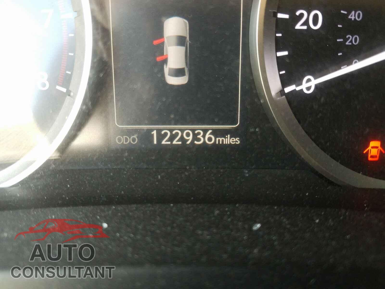 LEXUS IS 2014 - JTHBF1D23E5035293