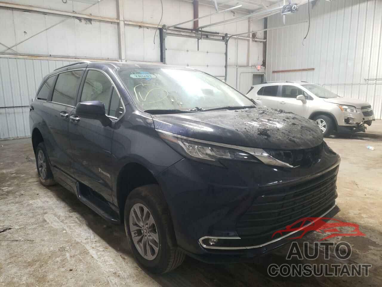 TOYOTA SIENNA 2022 - 5TDJRKEC9NS076233