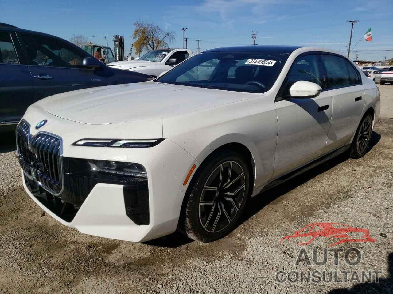 BMW 760 XI 2023 - WBA33EJ06PCM38852