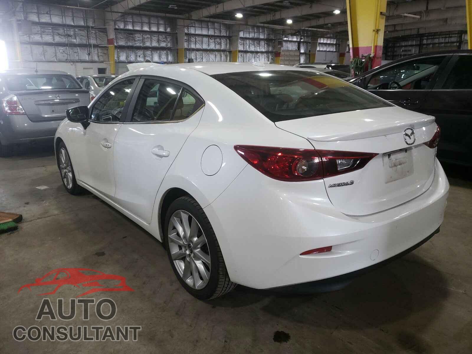 MAZDA 3 2017 - 3MZBN1V78HM124237