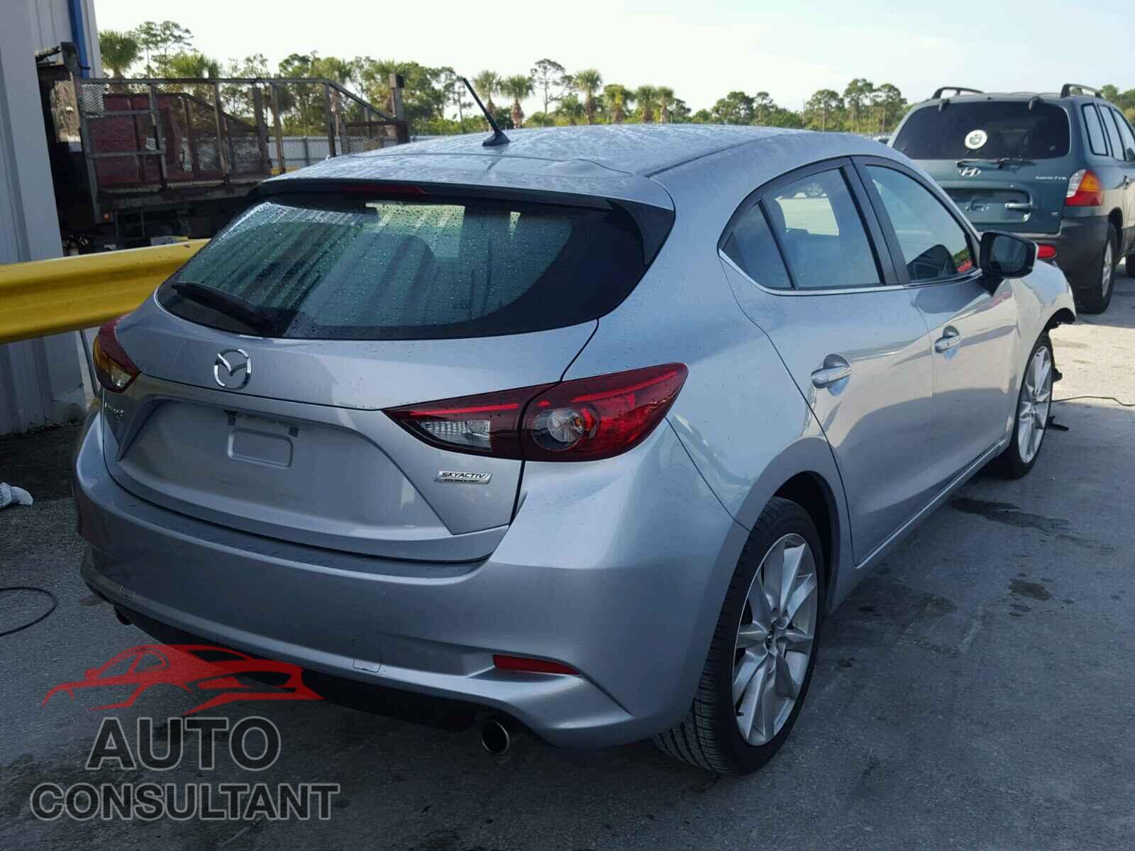 MAZDA 3 2017 - 3MZBN1L70HM112599