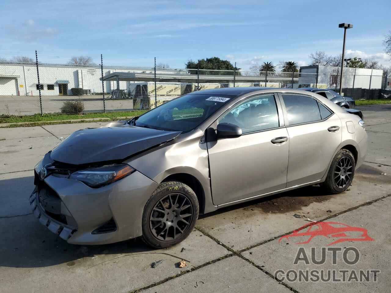TOYOTA COROLLA 2018 - 5YFBURHE7JP842276