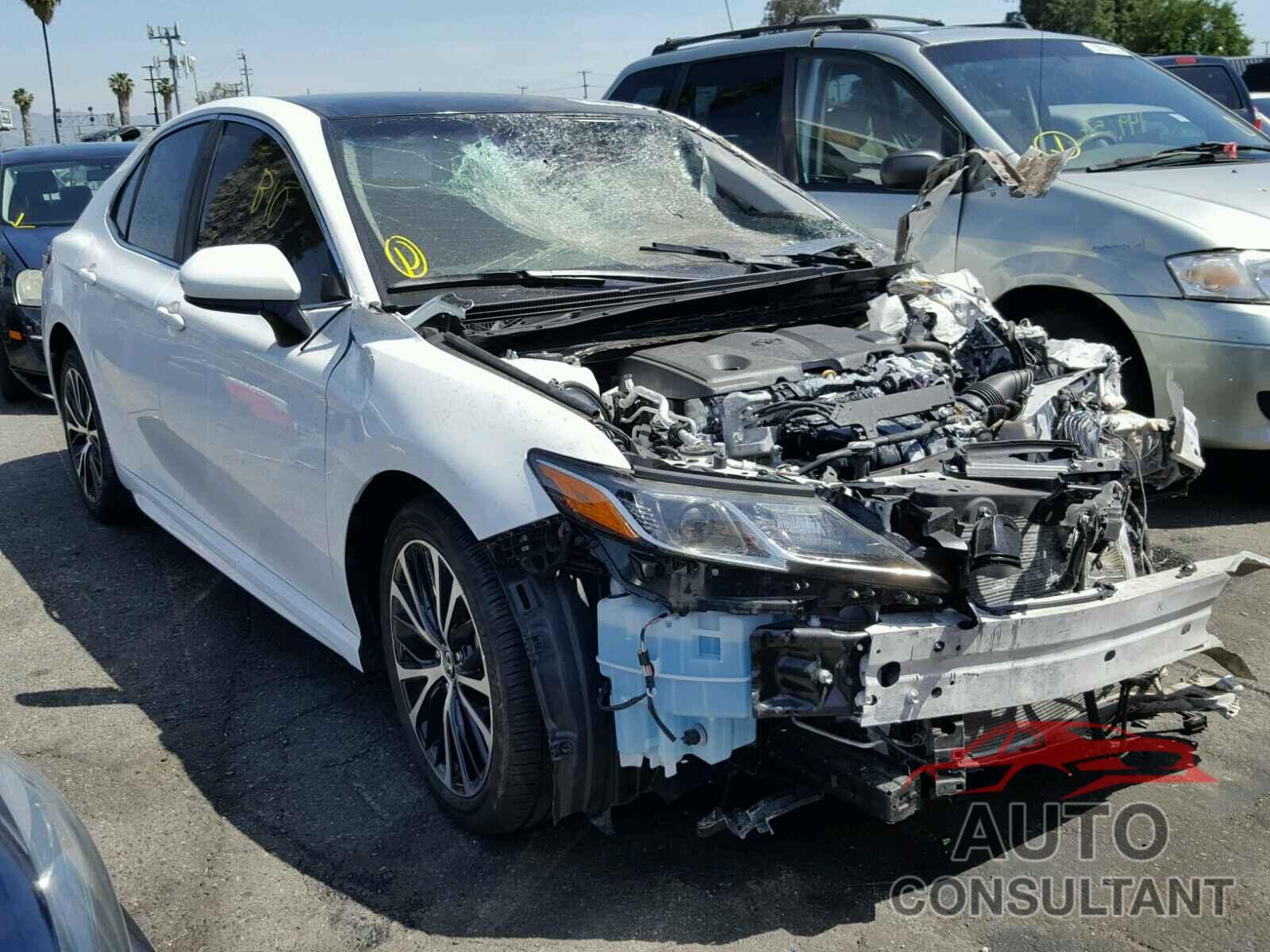 TOYOTA CAMRY 2018 - JTNB11HK7J3040413