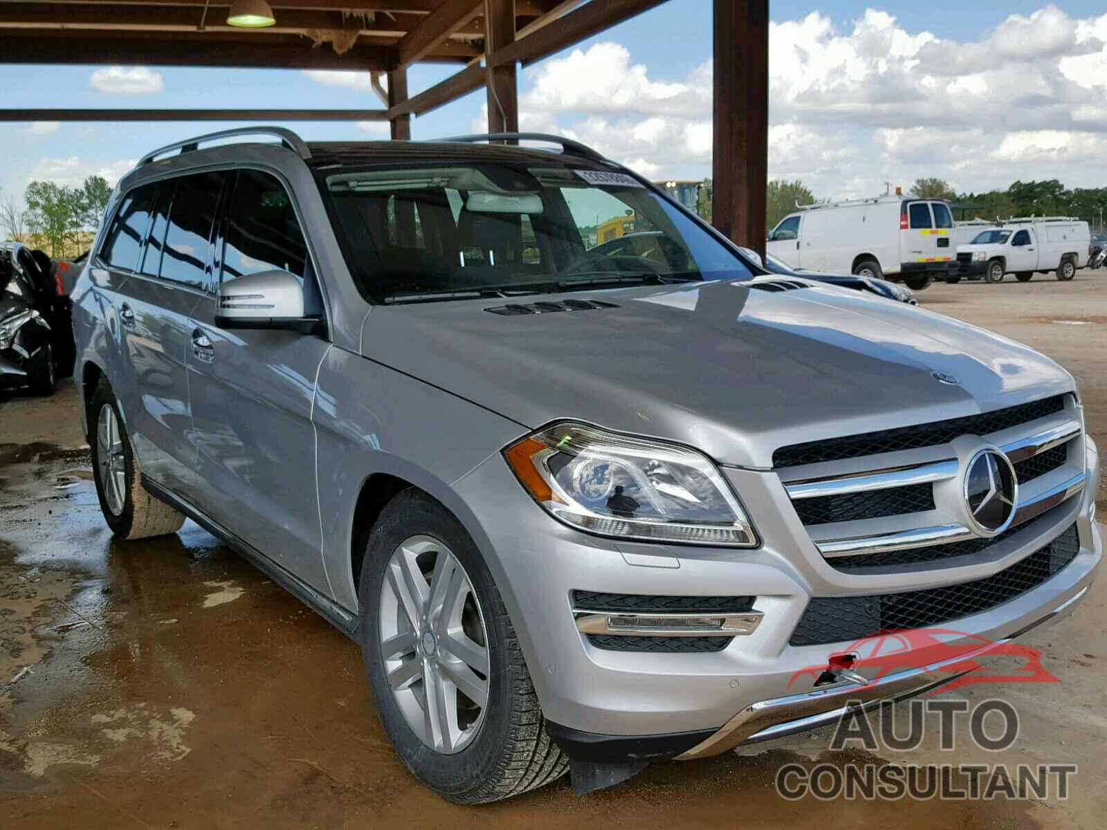 MERCEDES-BENZ GL 450 4MA 2015 - 4T1BF1FK6HU760133