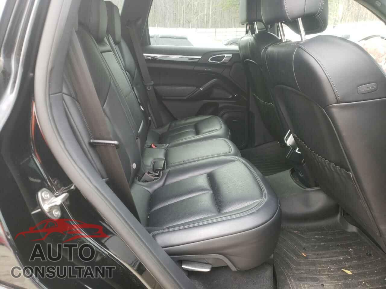 PORSCHE CAYENNE 2018 - WP1AA2A20JKA04194
