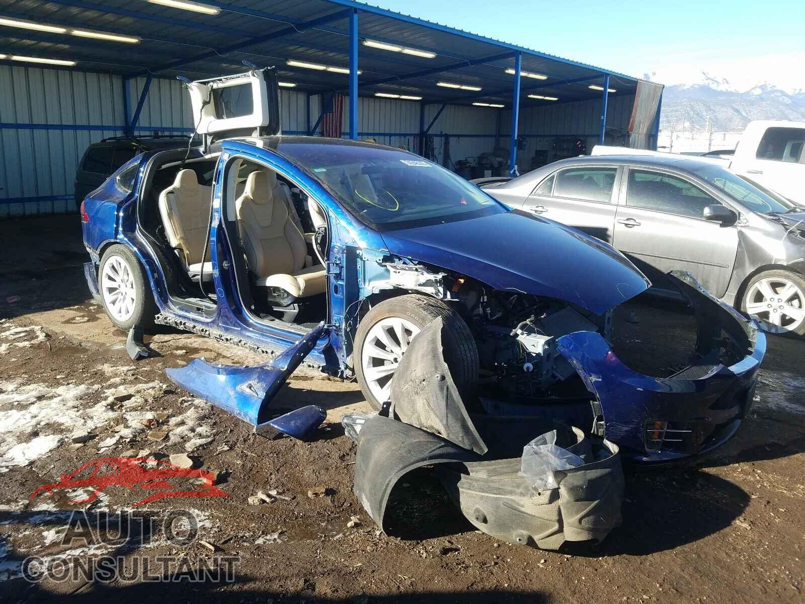 TESLA MODEL X 2017 - 5YJXCDE25HF037940