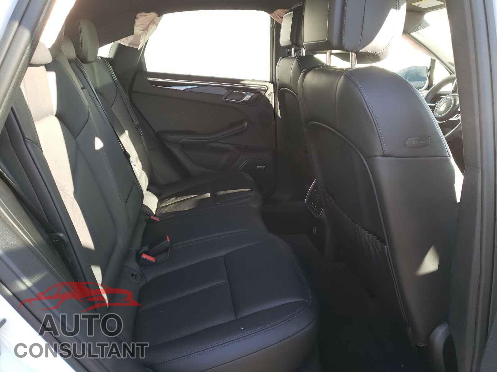 PORSCHE MACAN 2018 - WP1AA2A54JLB12547