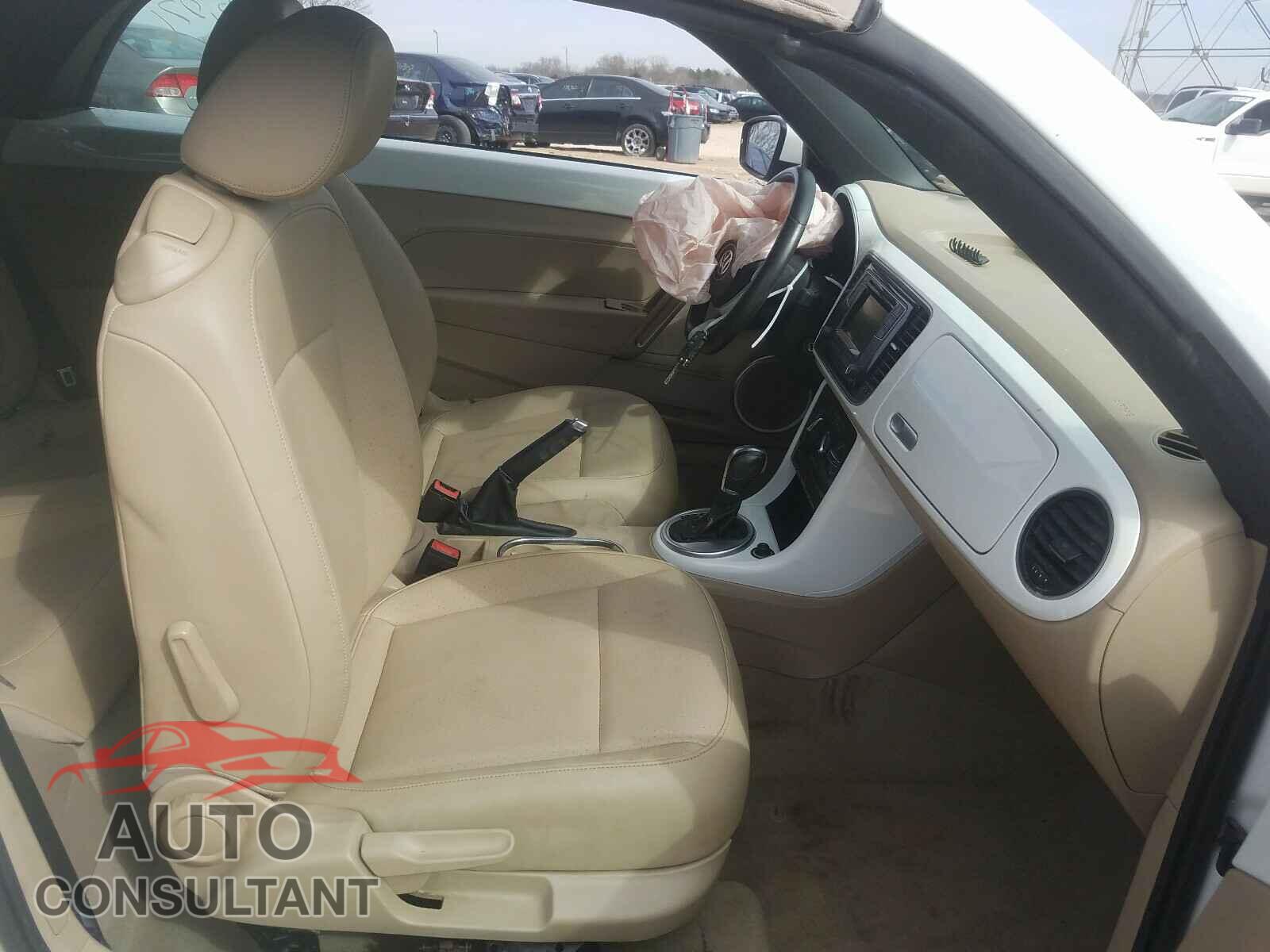 VOLKSWAGEN BEETLE 2017 - 3VW517AT9HM802475