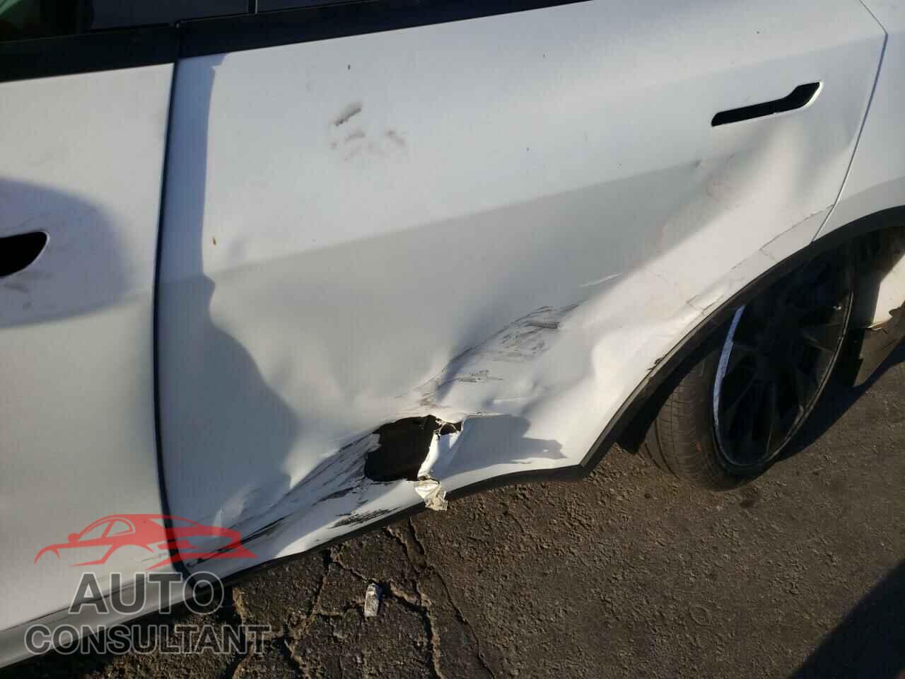 TESLA MODEL Y 2021 - 5YJYGAEE5MF247238