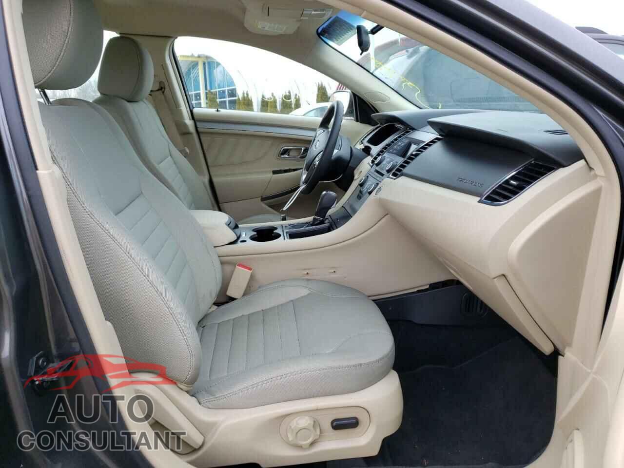 FORD TAURUS 2017 - 1FAHP2D82HG124208