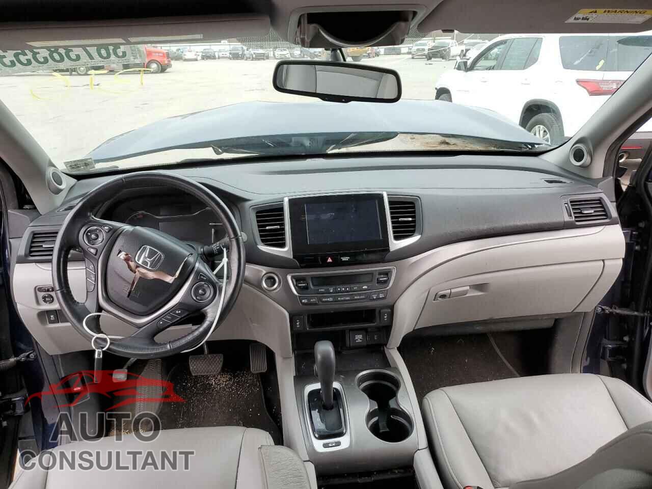 HONDA PILOT 2017 - 5FNYF6H57HB024202