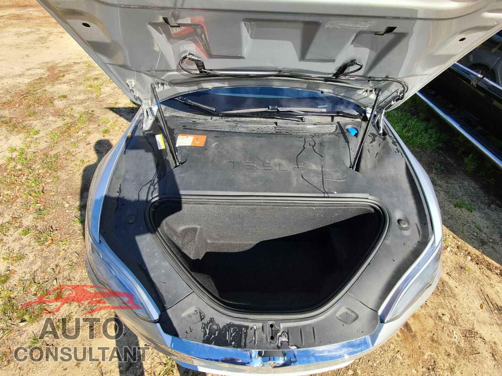 TESLA MODEL S 2017 - 5YJSA1E24HF175984
