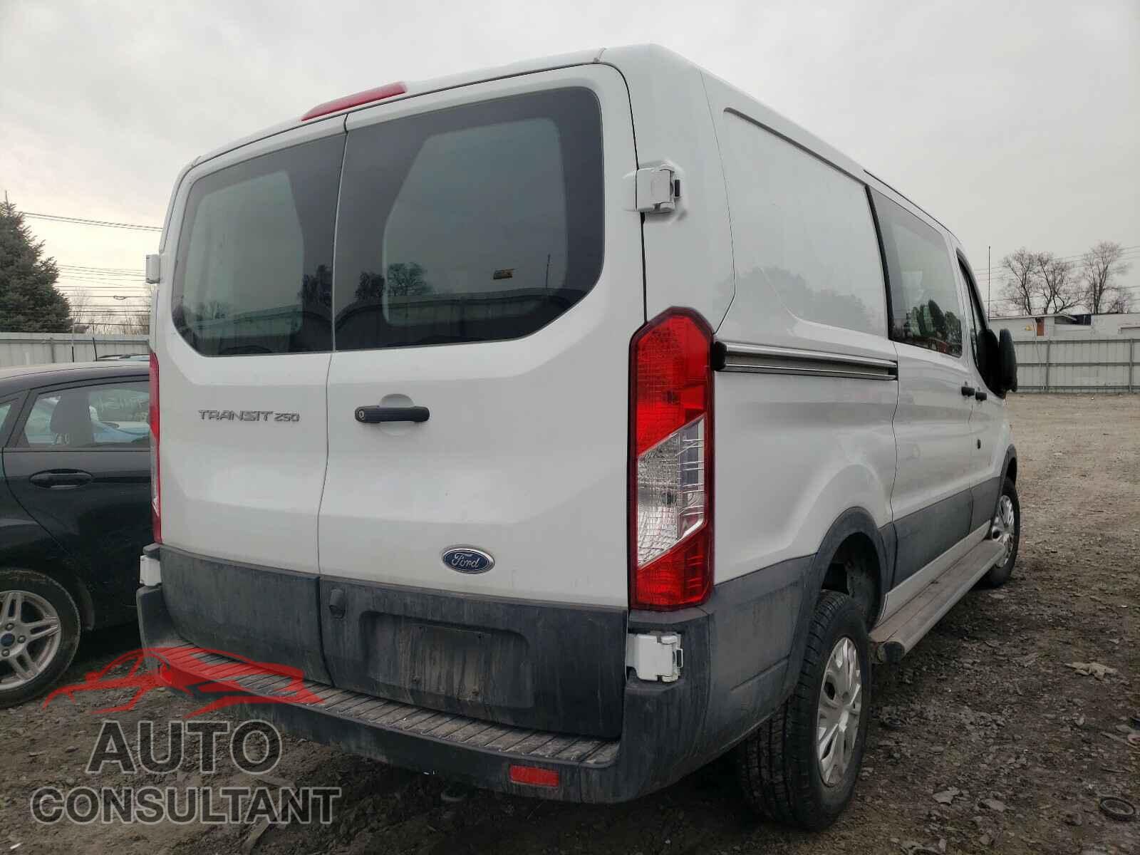 FORD TRANSIT CO 2019 - 1FTYR1YM5KKB34726