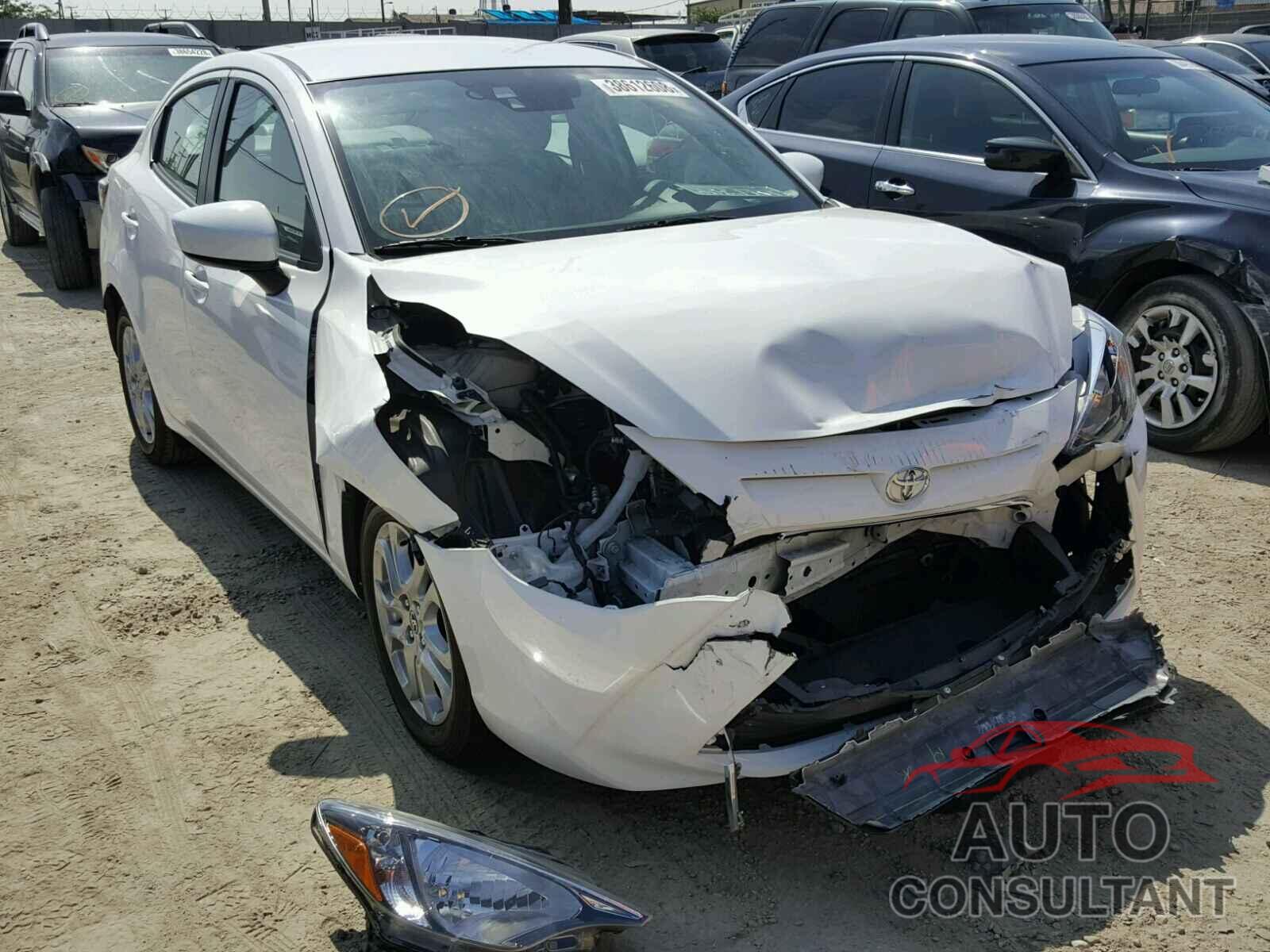 TOYOTA YARIS 2017 - 3MYDLBYV9HY190436