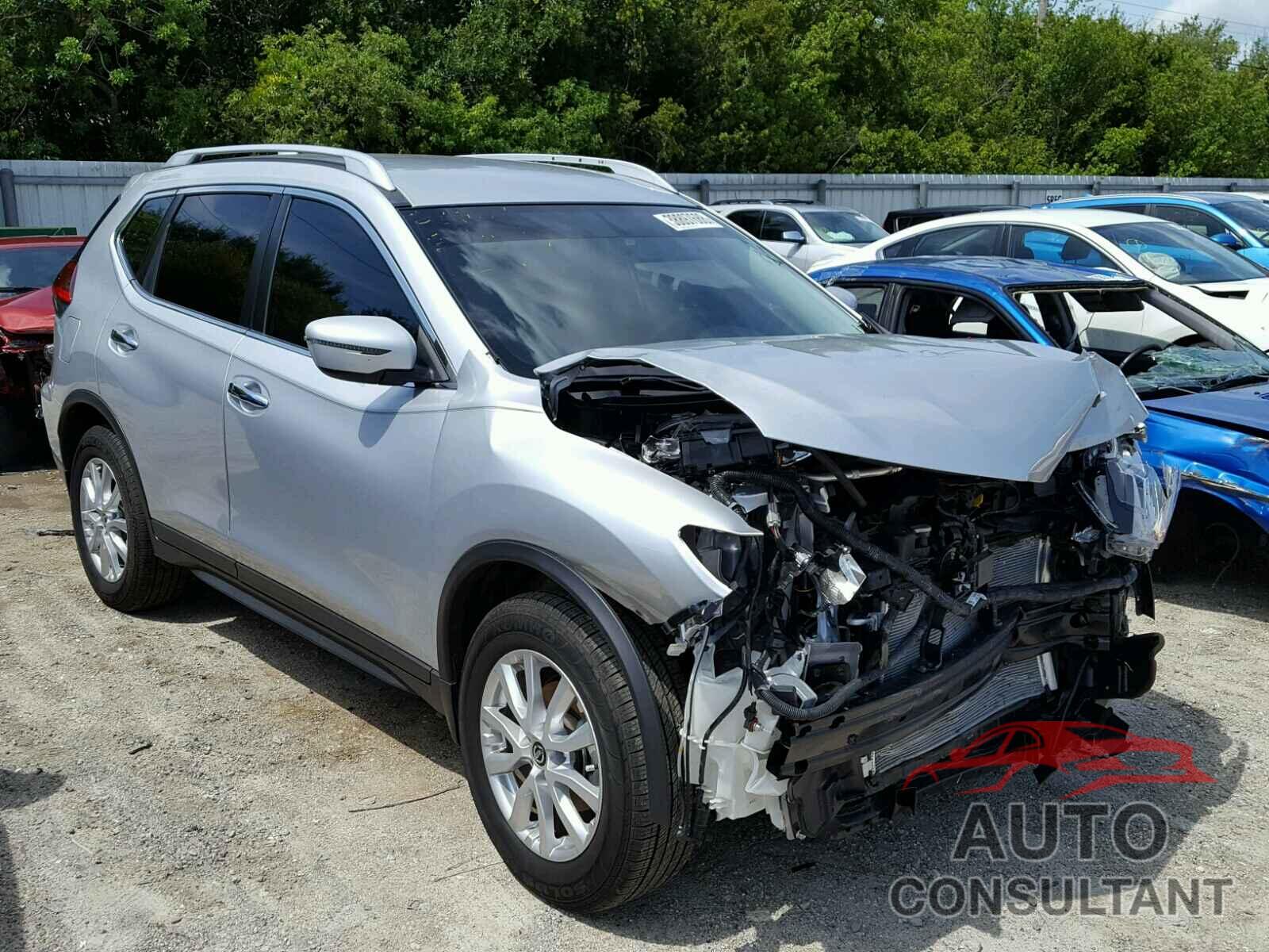 NISSAN ROGUE S 2017 - KNMAT2MT3HP572193