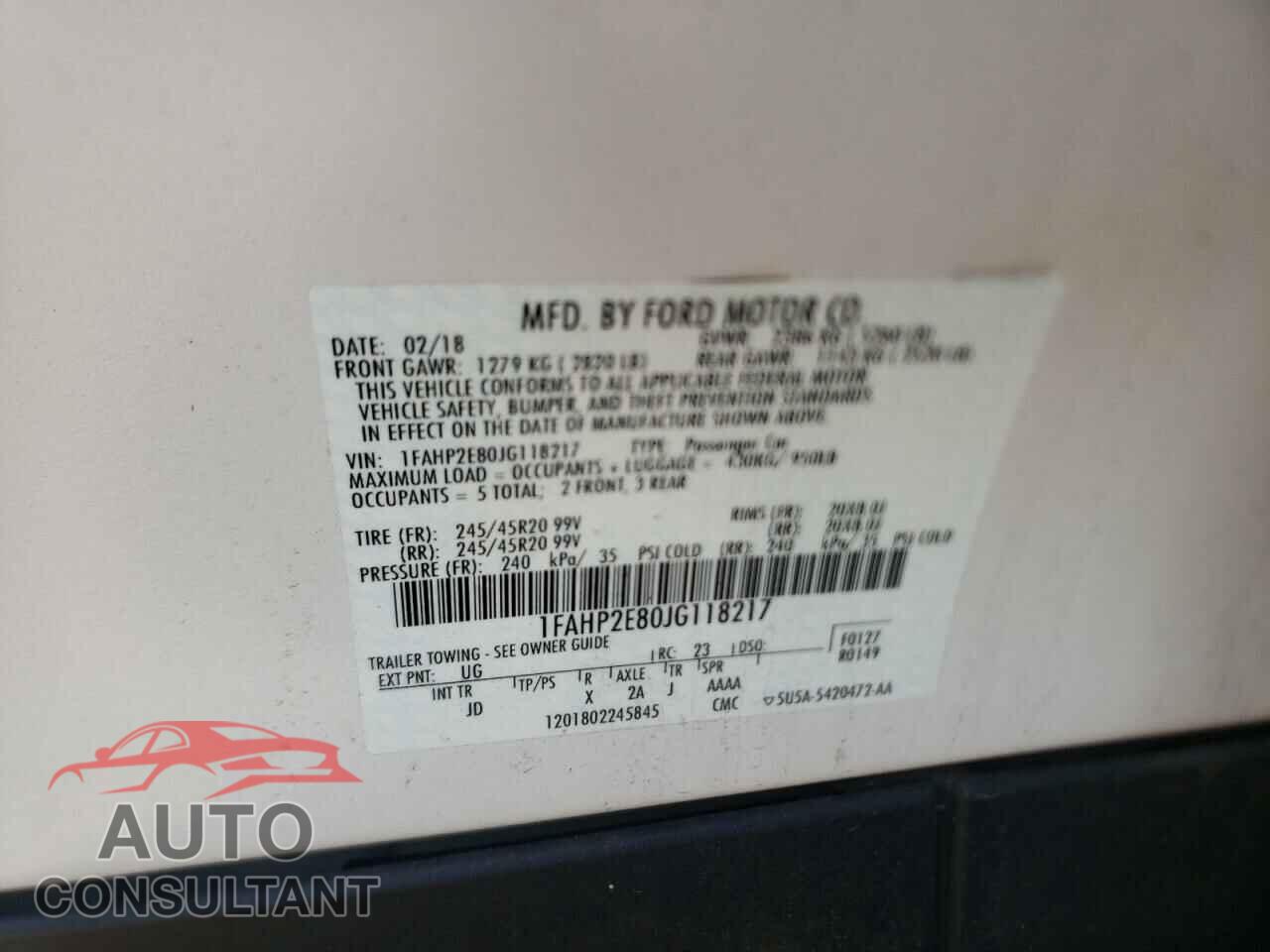 FORD TAURUS 2018 - 1FAHP2E80JG118217