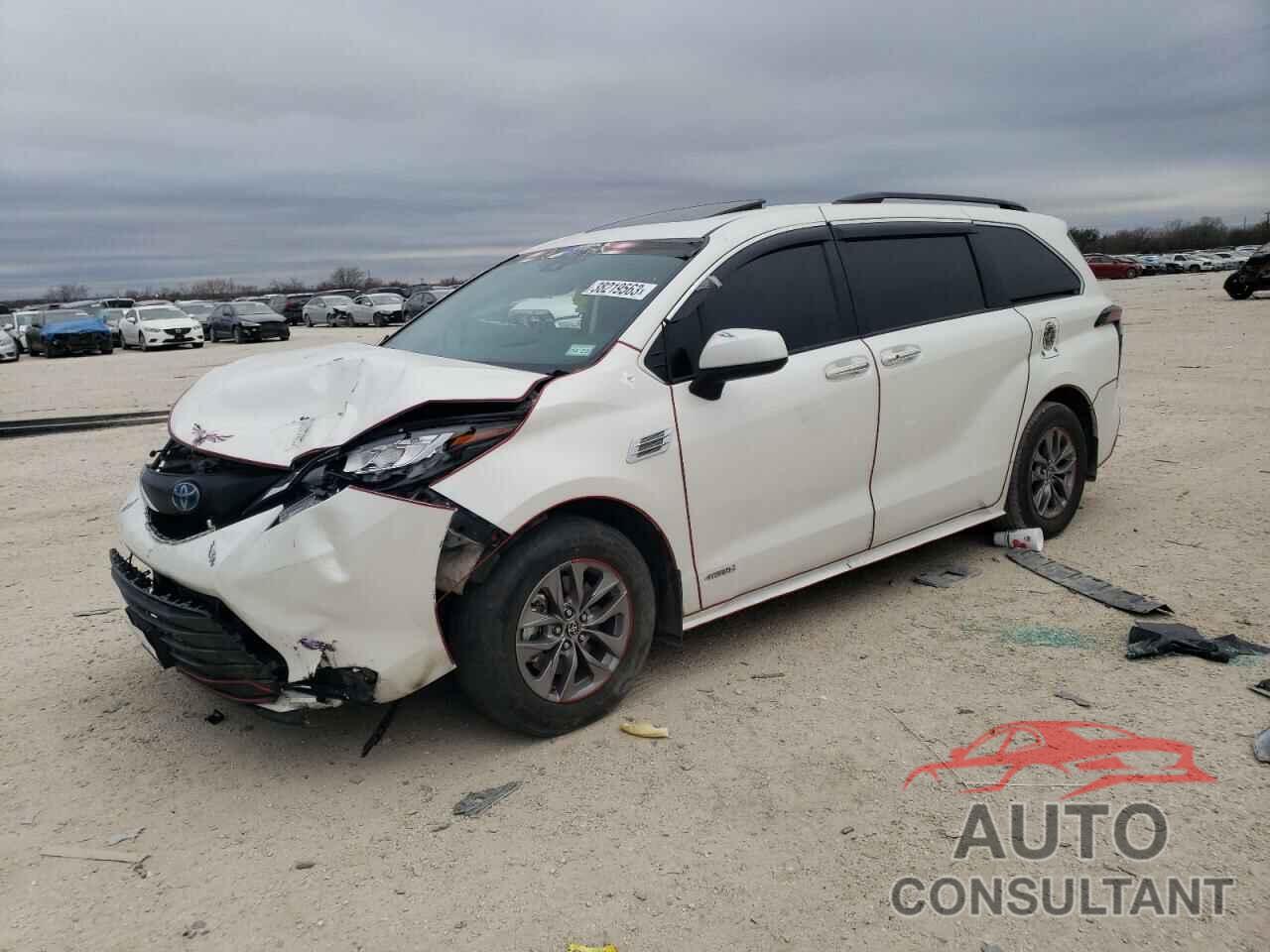 TOYOTA SIENNA 2021 - 5TDYRKEC1MS030361