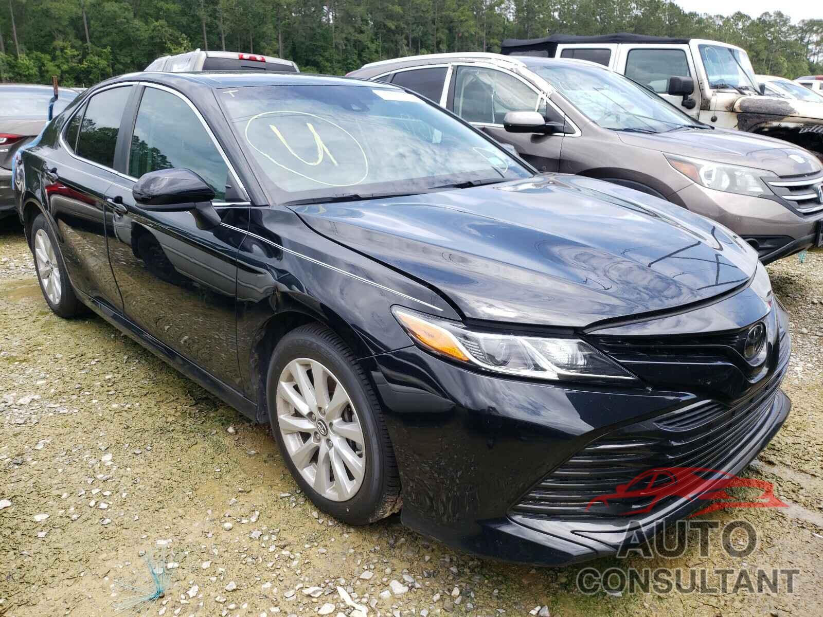 TOYOTA CAMRY 2018 - 4T1B11HK8JU571355