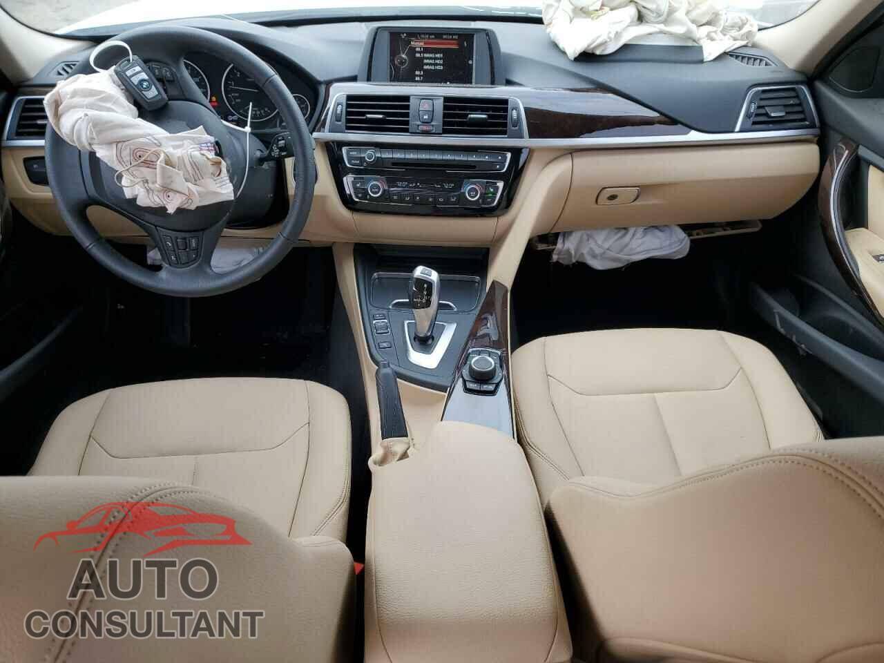 BMW 3 SERIES 2017 - WBA8E1G35HNU17846