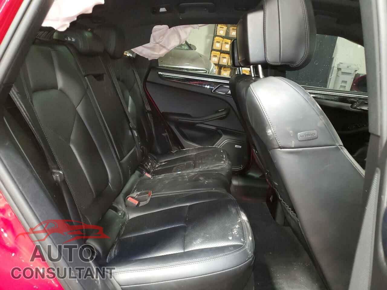 PORSCHE MACAN 2018 - WP1AA2A59JLB12530