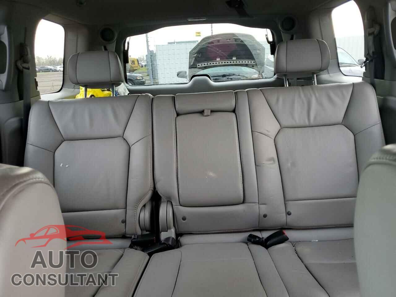HONDA PILOT 2011 - 5FNYF3H7XBB036478