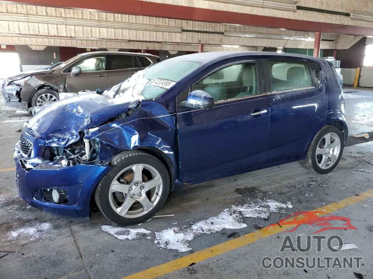 CHEVROLET SONIC 2013 - 1G1JE6SB2D4220500