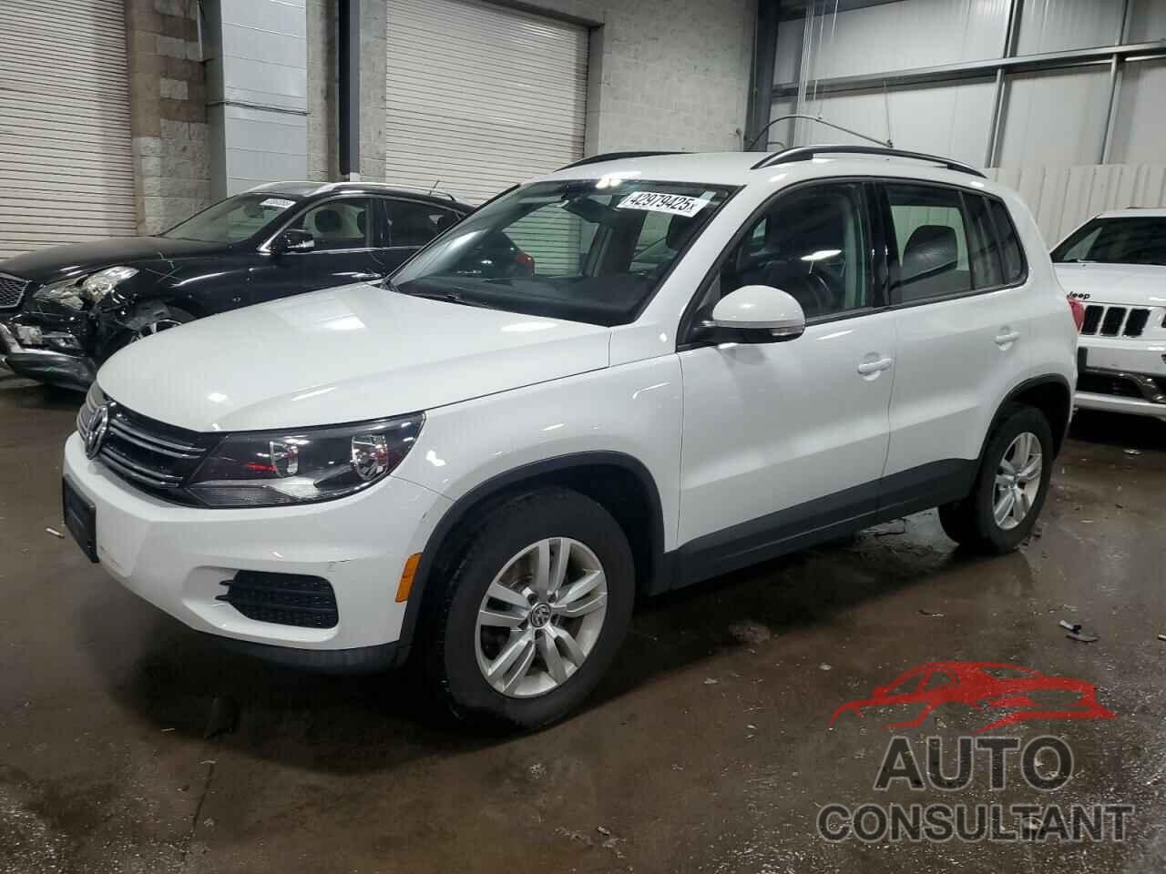 VOLKSWAGEN TIGUAN 2016 - WVGBV7AX1GW523111