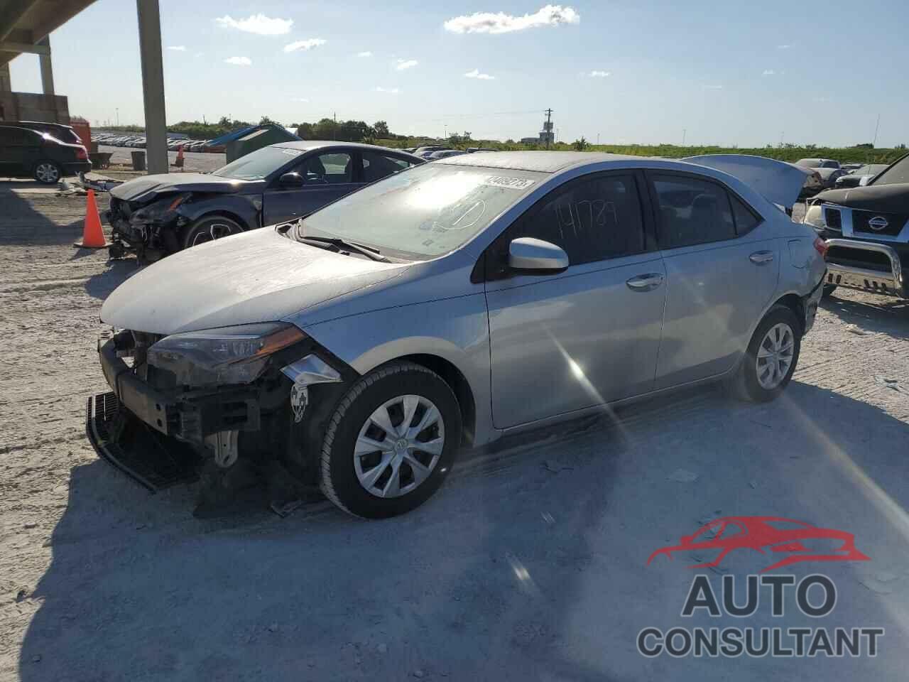 TOYOTA COROLLA 2018 - 5YFBURHE4JP855454