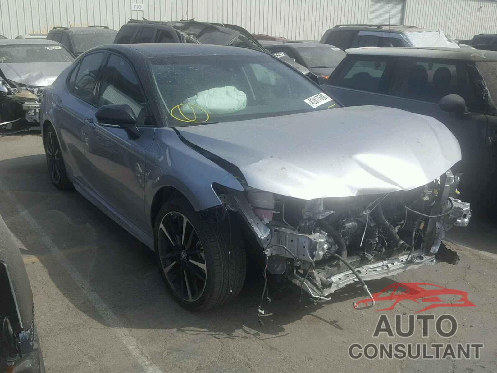 TOYOTA CAMRY 2018 - 4T1B61HK7JU061600