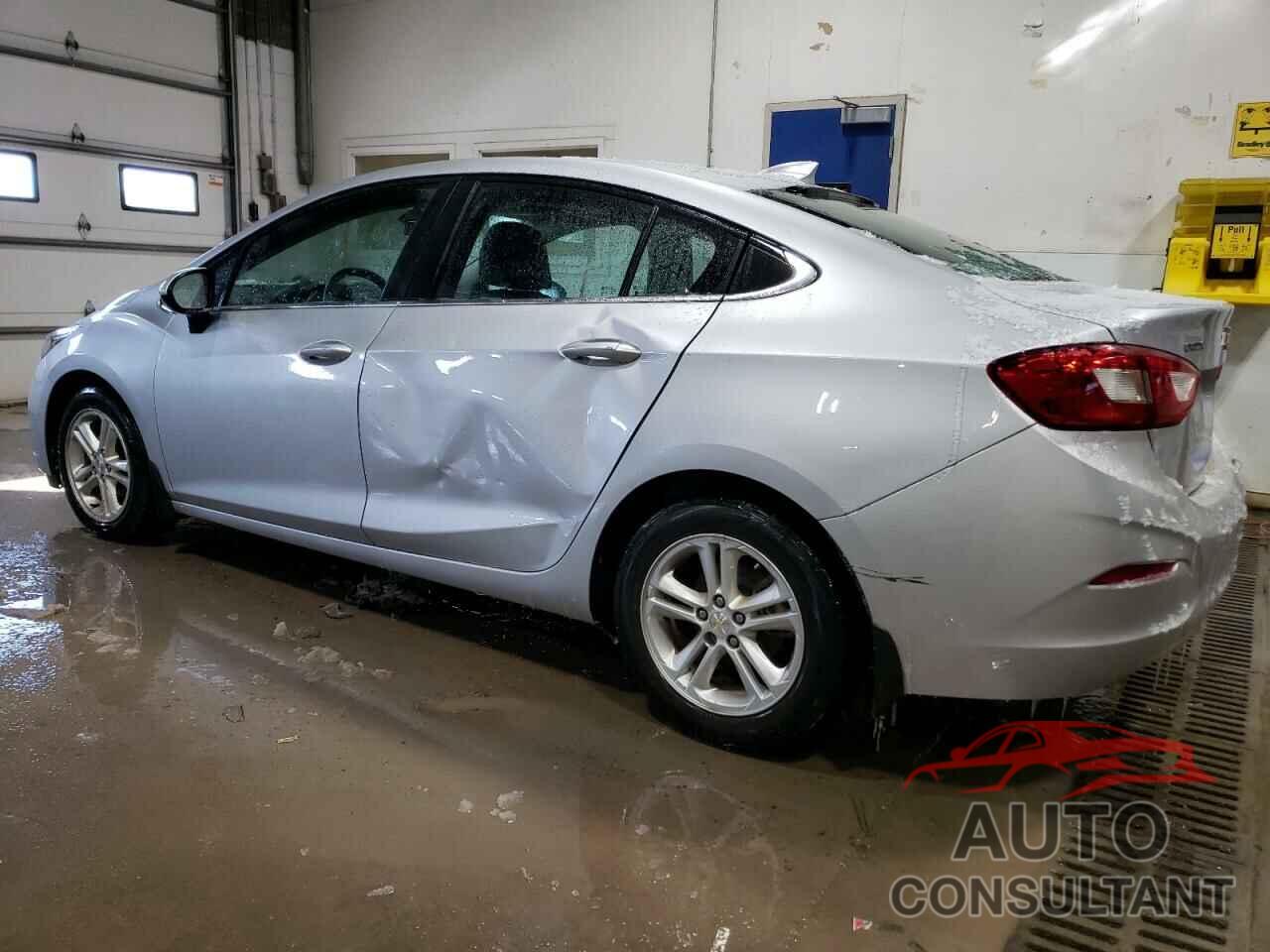 CHEVROLET CRUZE 2018 - 1G1BE5SM3J7177506