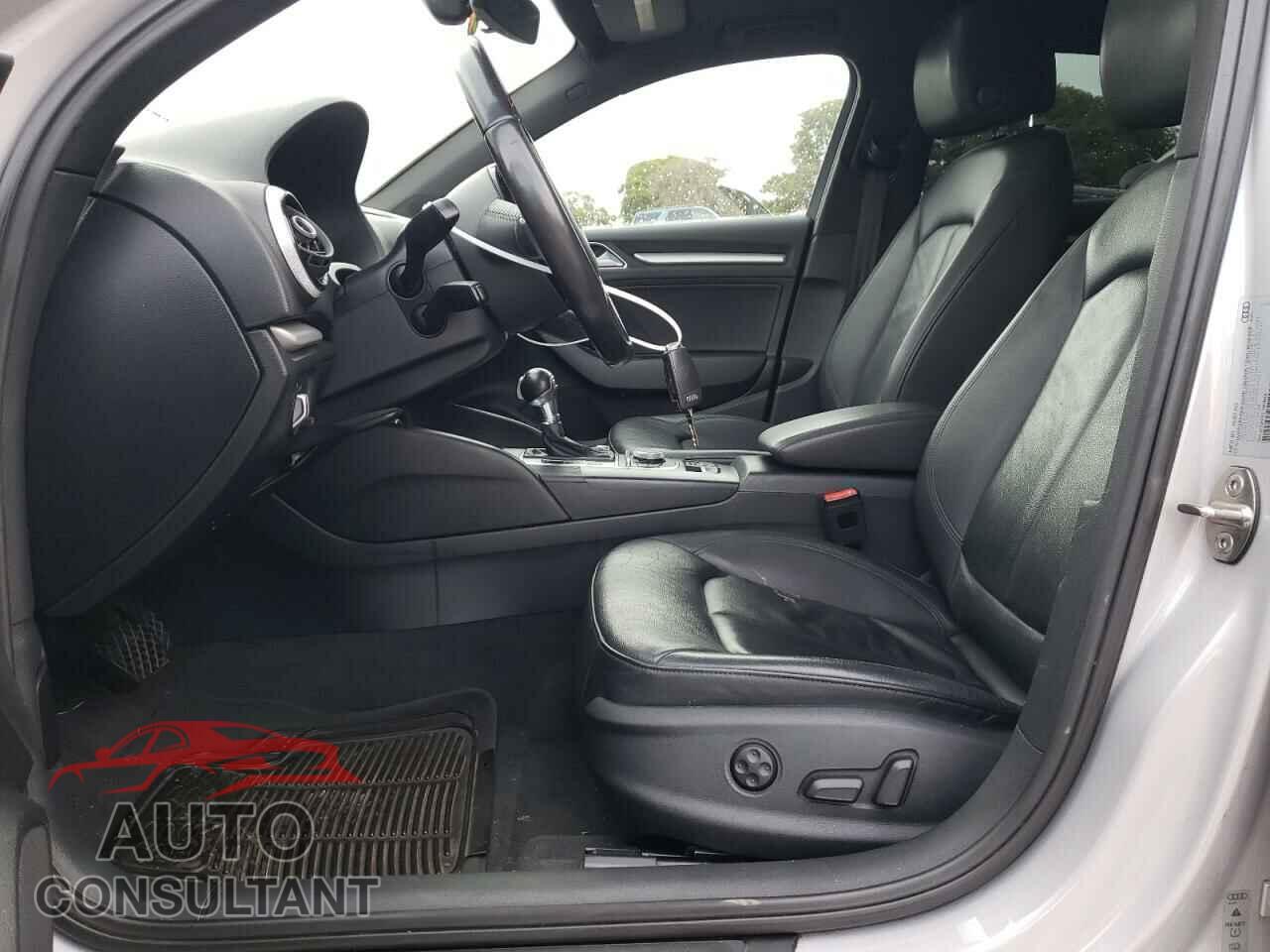 AUDI A3 2016 - WAUA7GFF5G1090848