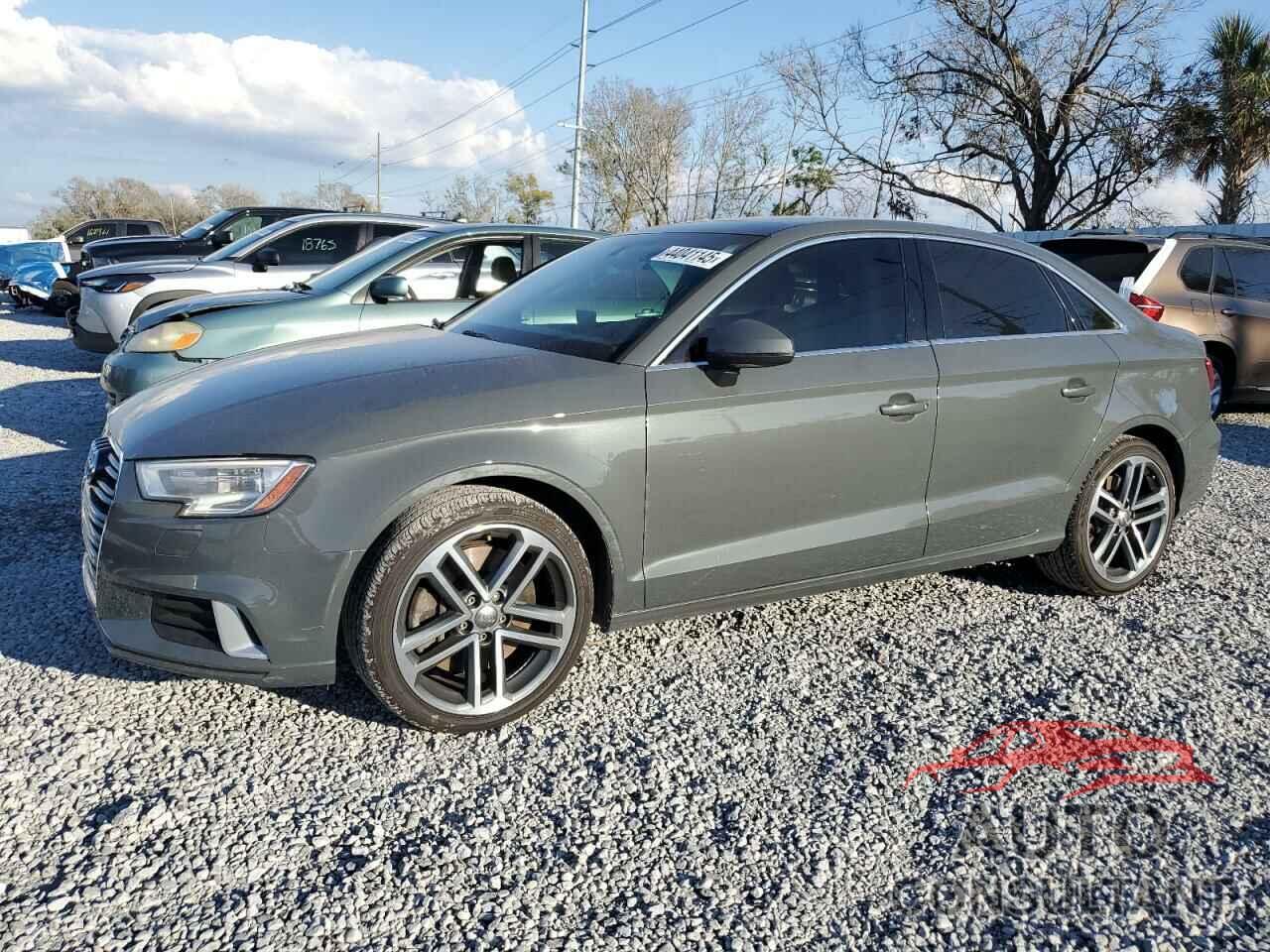 AUDI A3 2019 - WAUBEGFF9KA094811