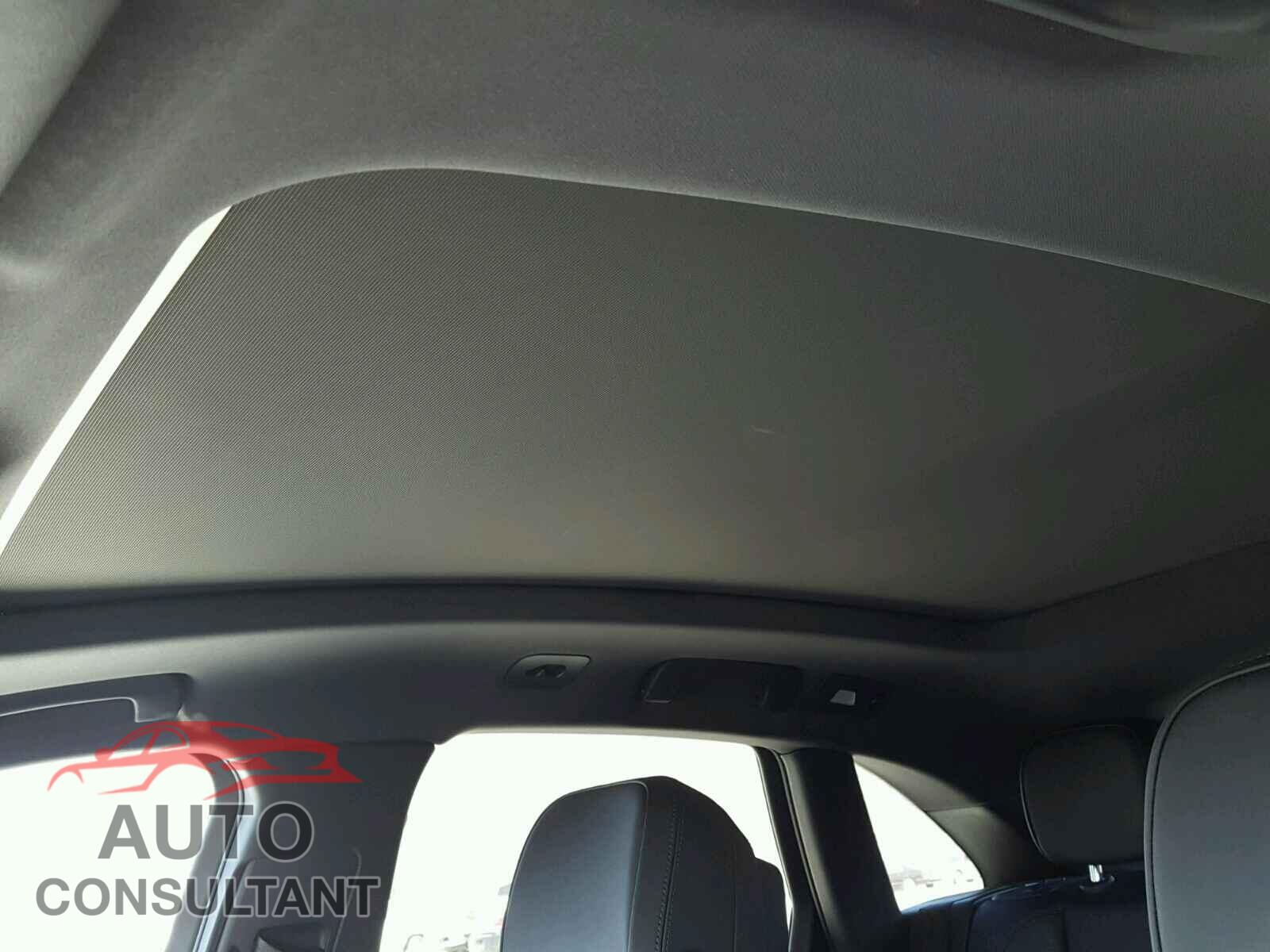 PORSCHE MACAN 2017 - WP1AA2A59HLB06544