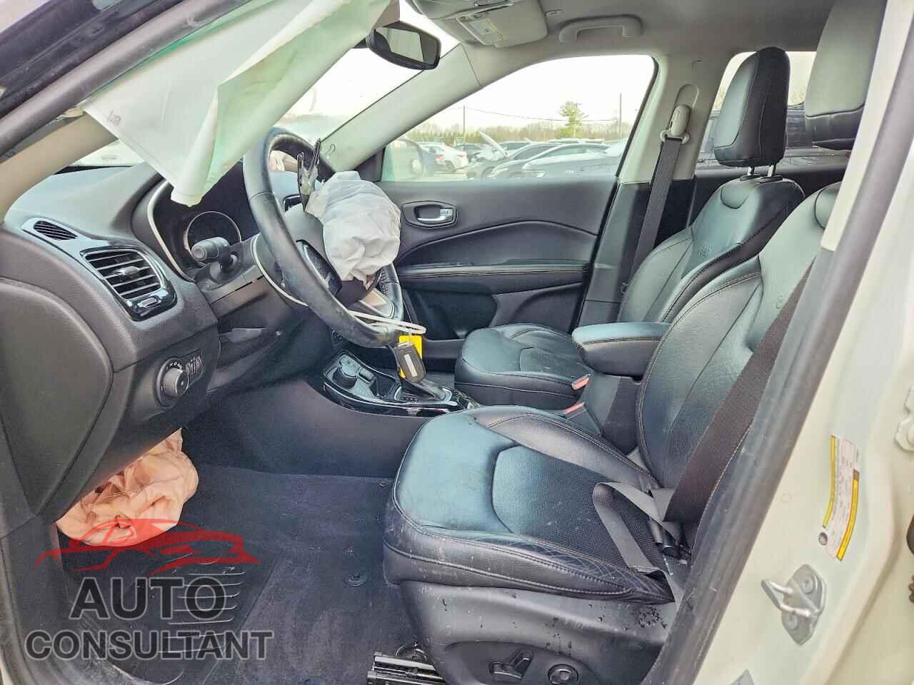 JEEP COMPASS 2018 - 3C4NJDCB1JT113371