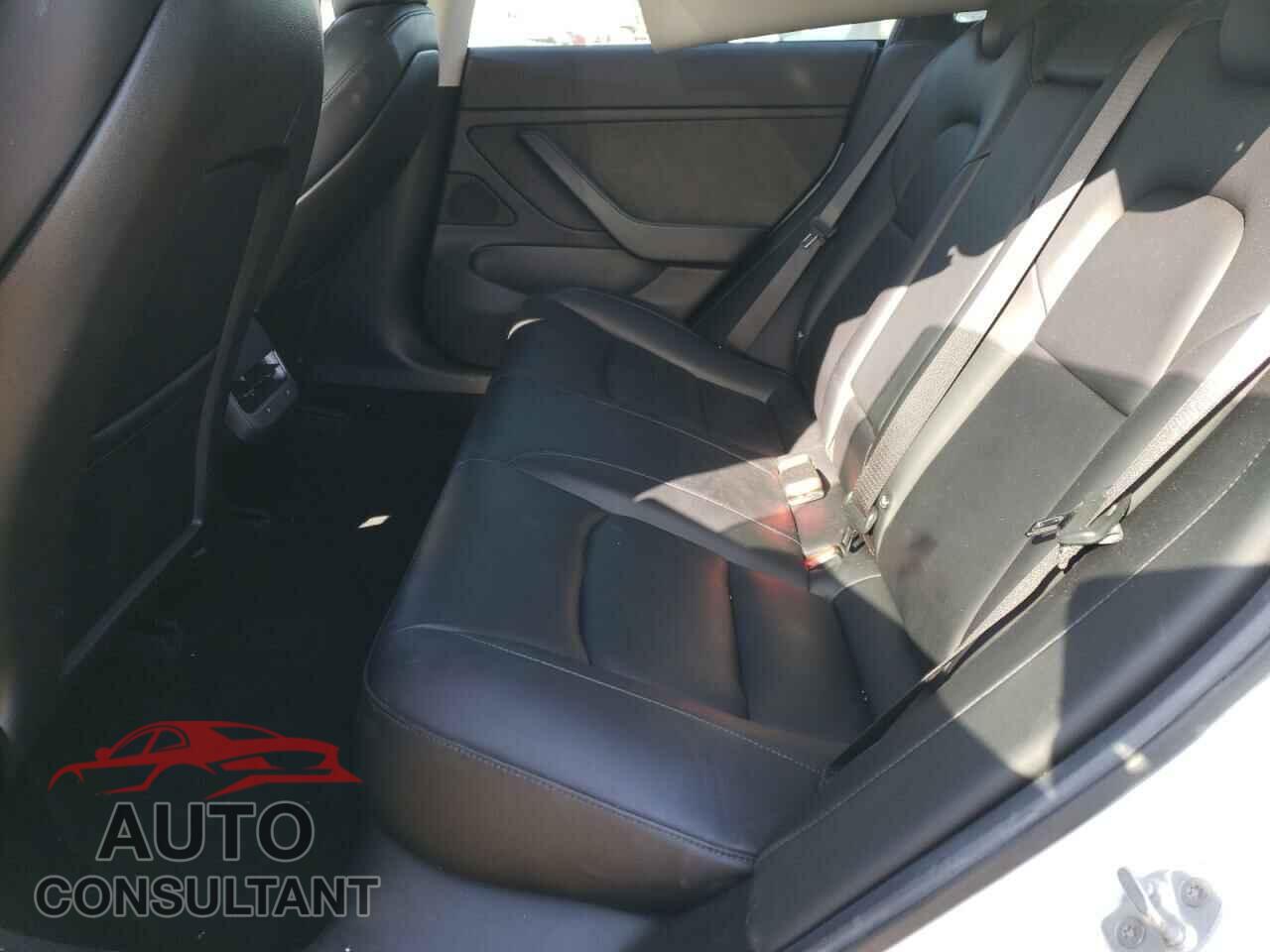 TESLA MODEL 3 2018 - 5YJ3E1EA7JF043887